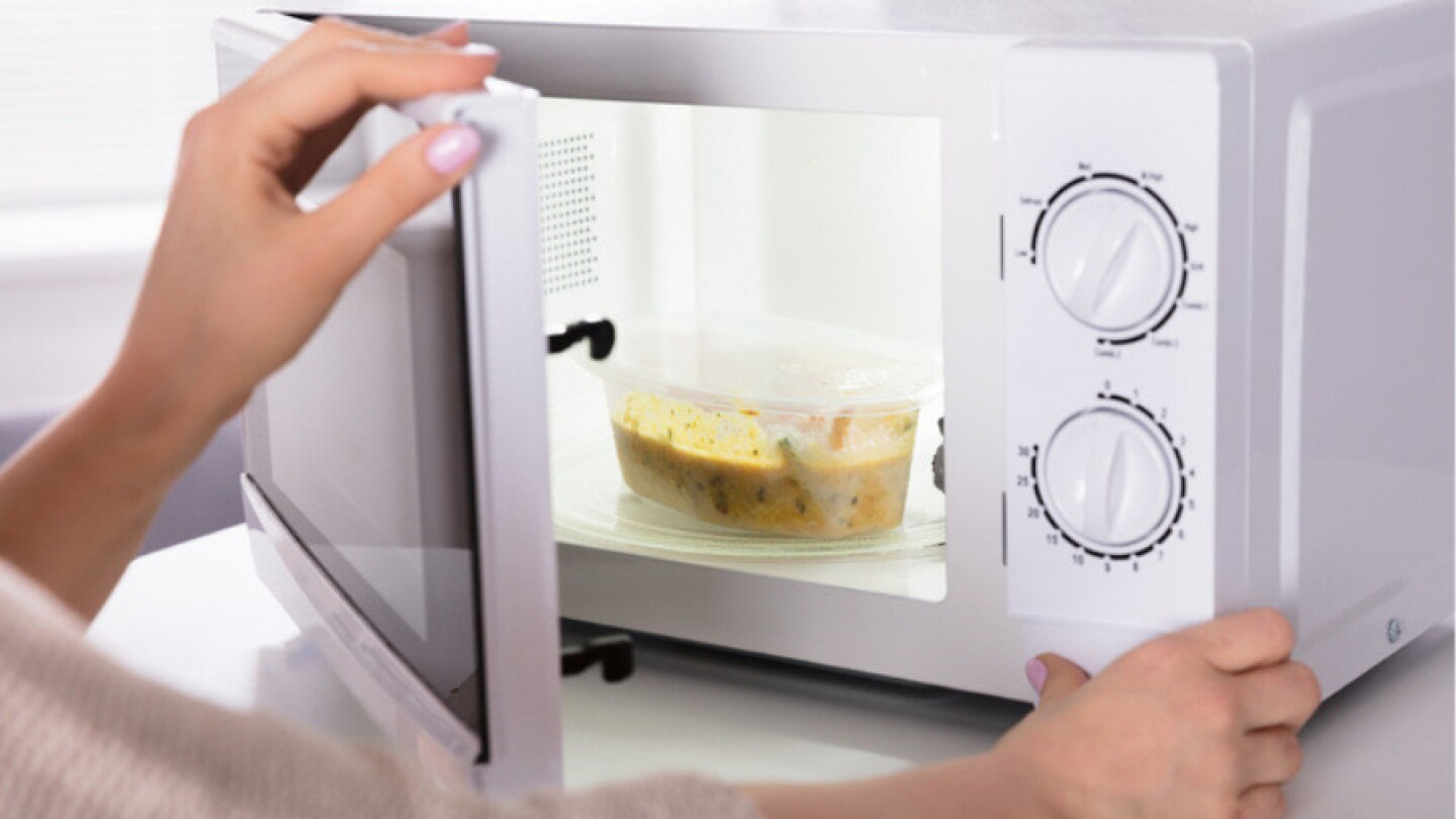 Tecnología de vanguardia en microondas: simplifica tu cocina